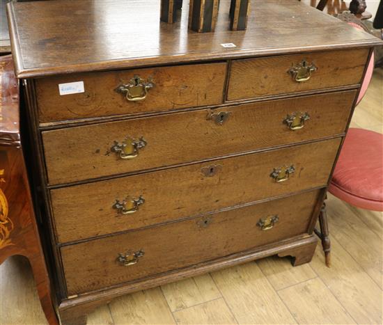 An oak chest of drawers, 95cm wide